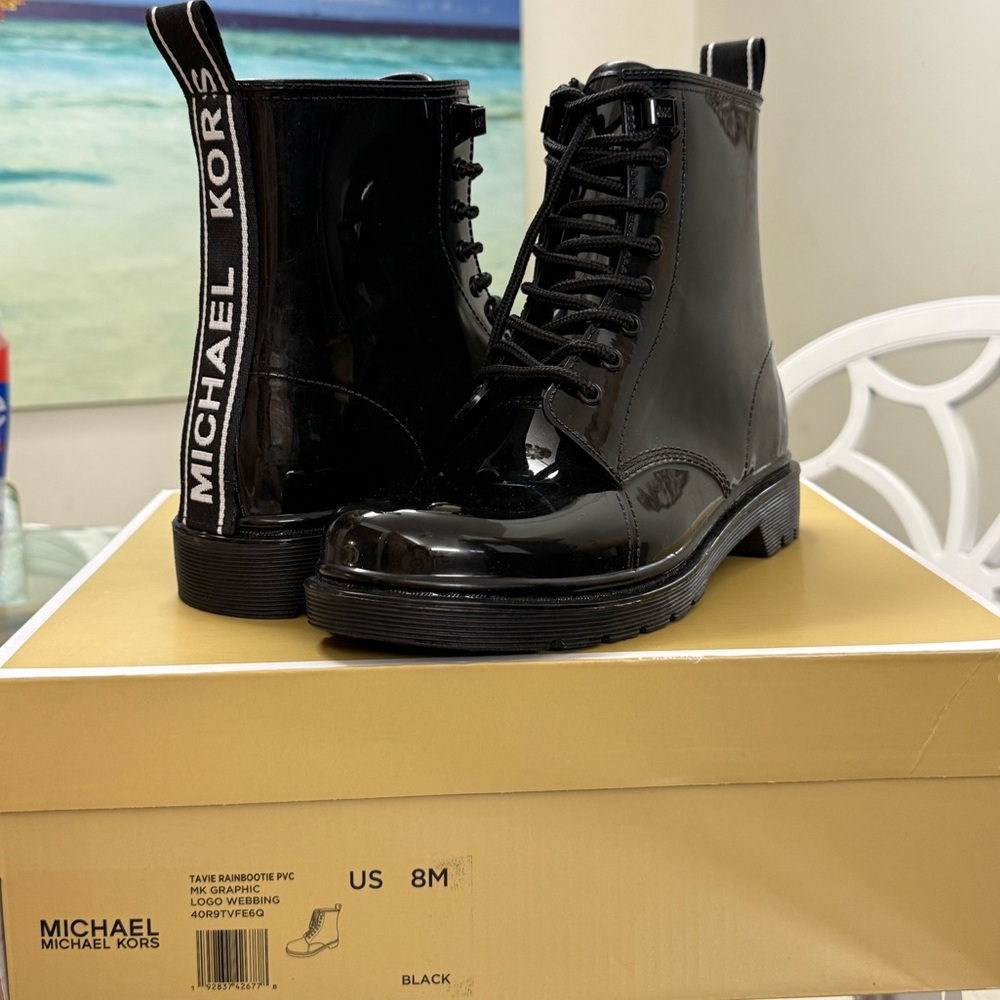NWBOX Michael Kors Women's Tavie Rainboot MK Graphic Logo Black Lace-Up Size 8